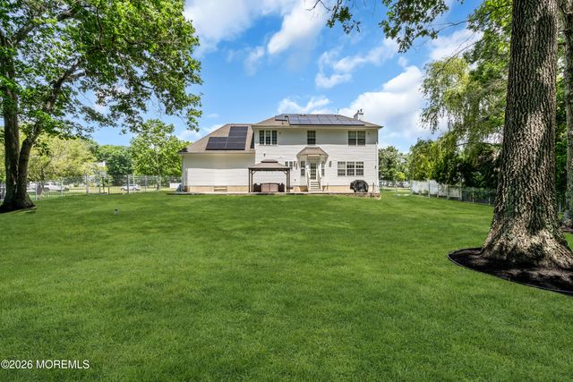 15 Susie Lane, Jackson, NJ 08527