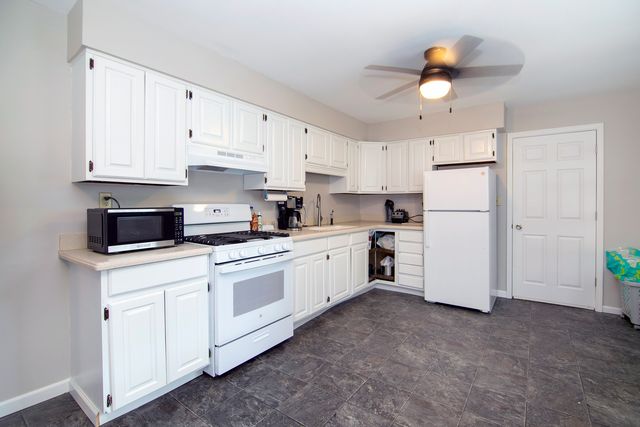 3926 E CHESTNUT Street, Kankakee, IL 60901