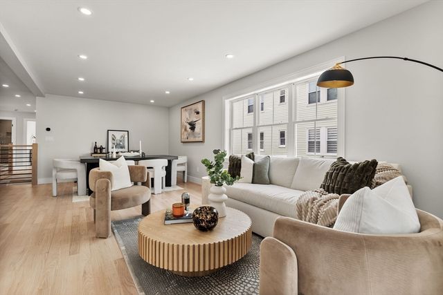 122 Woodruff Ave 122, Medford, MA 02155