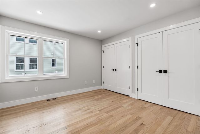 122 Woodruff Ave 122, Medford, MA 02155