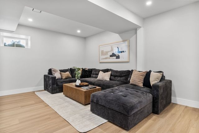 122 Woodruff Ave 122, Medford, MA 02155