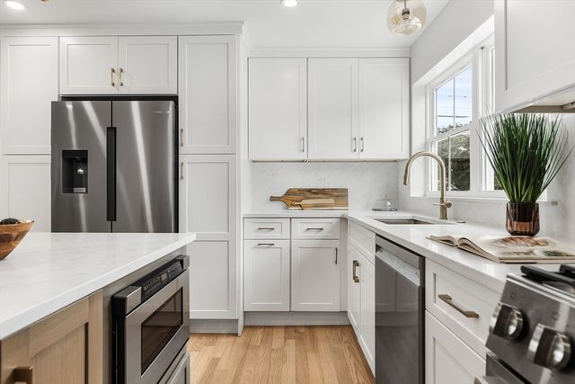 122 Woodruff Ave 122, Medford, MA 02155