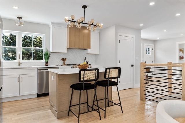 122 Woodruff Ave 122, Medford, MA 02155