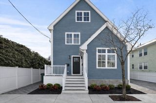 122 Woodruff Ave 122, Medford, MA 02155