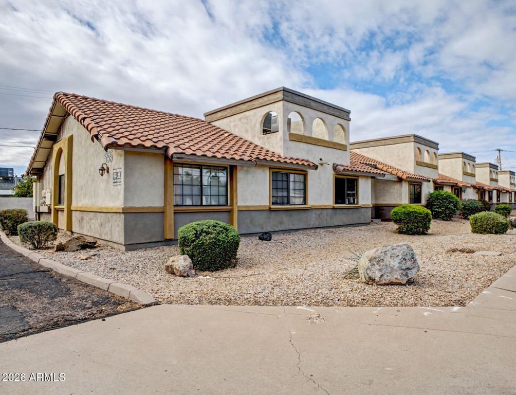 555 W UNIVERSITY Drive, Mesa, AZ 85201 — exterior
