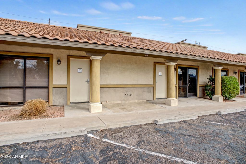 555 W UNIVERSITY Drive, Mesa, AZ 85201 — photo 2