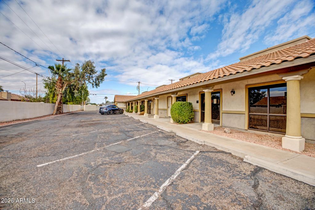 555 W UNIVERSITY Drive, Mesa, AZ 85201 — photo 3