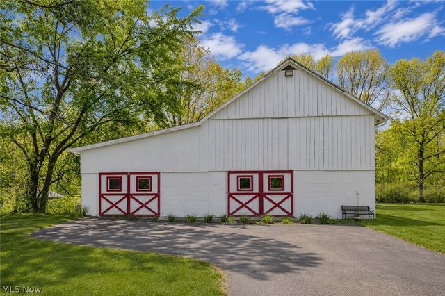 4556 Warren Sharon Road, Vienna, OH 44473