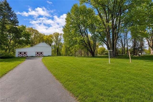 4556 Warren Sharon Road, Vienna, OH 44473