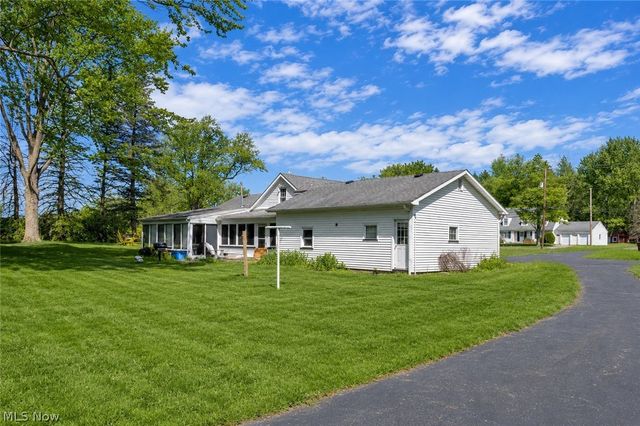 4556 Warren Sharon Road, Vienna, OH 44473