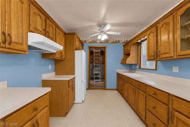4556 Warren Sharon Road, Vienna, OH 44473
