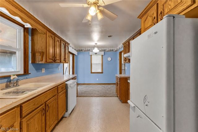 4556 Warren Sharon Road, Vienna, OH 44473