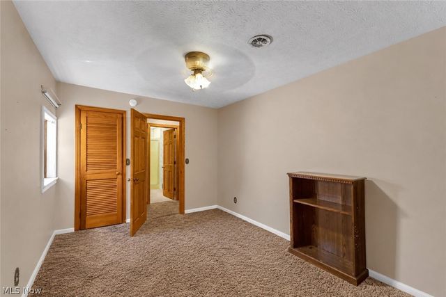 4556 Warren Sharon Road, Vienna, OH 44473