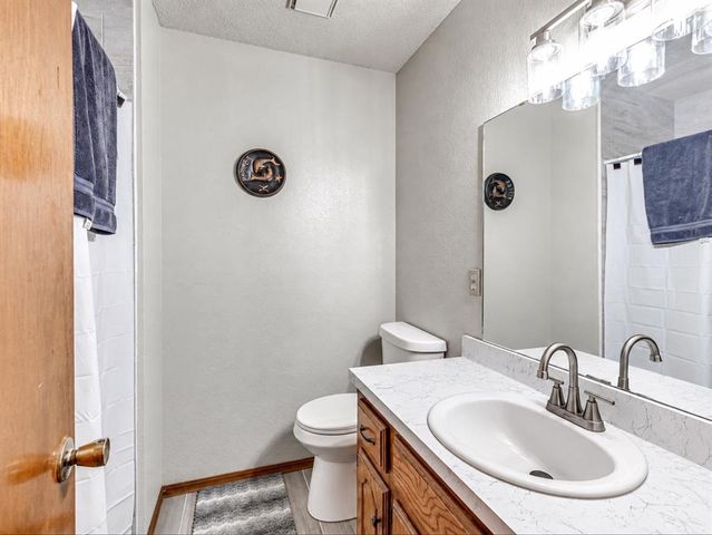8712 Oakridge Drive, Midwest City, OK 73110
