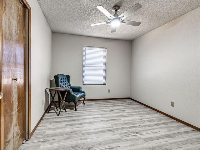 8712 Oakridge Drive, Midwest City, OK 73110