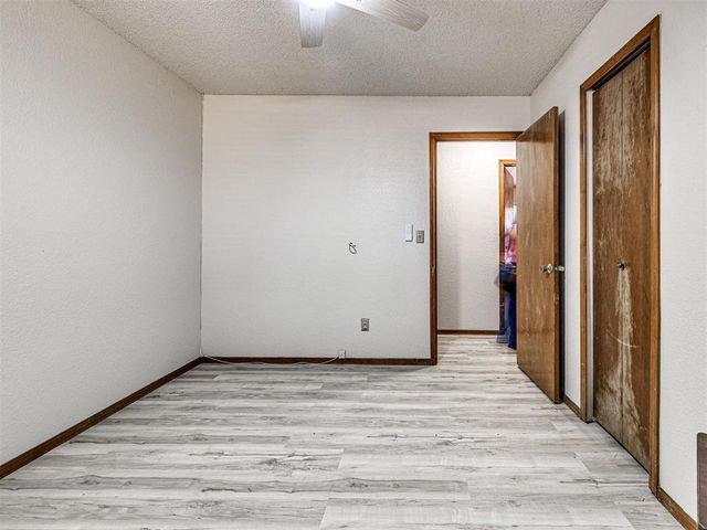 8712 Oakridge Drive, Midwest City, OK 73110