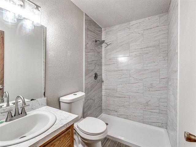8712 Oakridge Drive, Midwest City, OK 73110