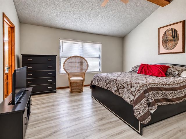 8712 Oakridge Drive, Midwest City, OK 73110