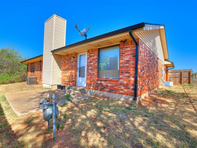 8712 Oakridge Drive, Midwest City, OK 73110