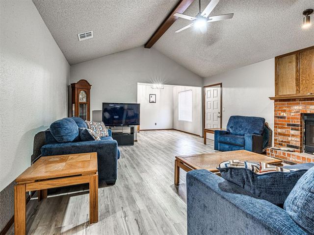 8712 Oakridge Drive, Midwest City, OK 73110