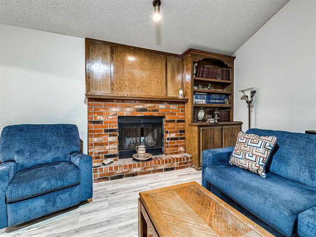 8712 Oakridge Drive, Midwest City, OK 73110