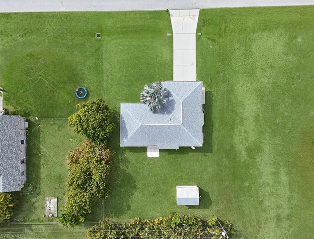 827 SW 29th TER, Cape Coral, FL 33914