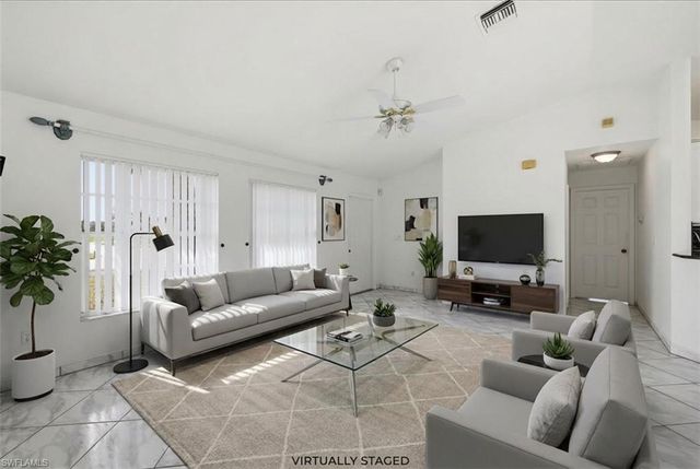 827 SW 29th TER, Cape Coral, FL 33914