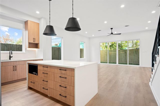 2409 Stuart Street, Houston, TX 77004