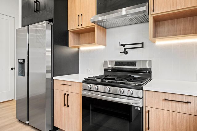 2409 Stuart Street, Houston, TX 77004