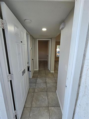 8200 FAIRWAYS CIRCLE B102, Ocala, FL 34472