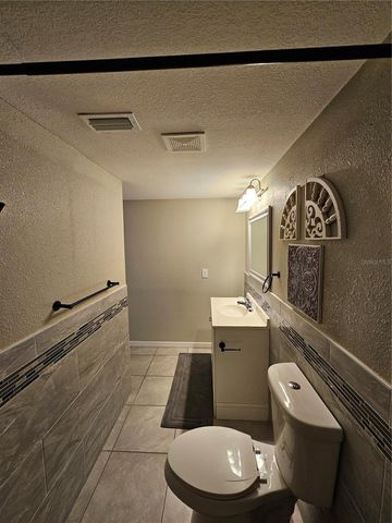 8200 FAIRWAYS CIRCLE B102, Ocala, FL 34472