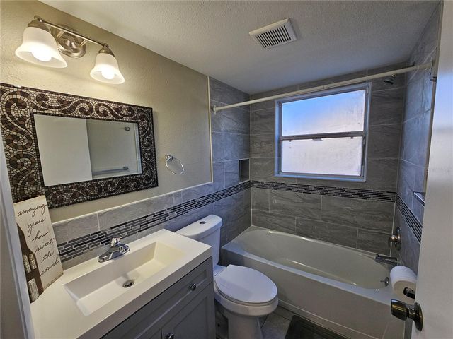 8200 FAIRWAYS CIRCLE B102, Ocala, FL 34472