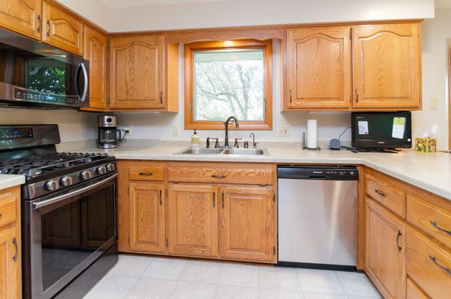600 HARVARD DRIVE, Neenah, WI 54956