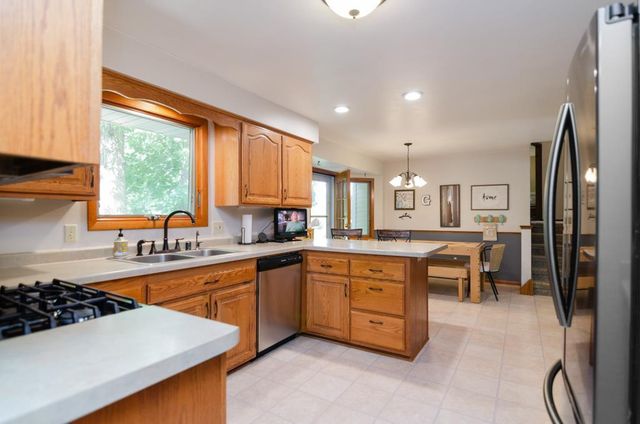 600 HARVARD DRIVE, Neenah, WI 54956