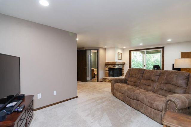 600 HARVARD DRIVE, Neenah, WI 54956