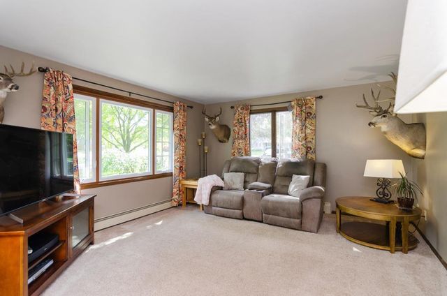 600 HARVARD DRIVE, Neenah, WI 54956