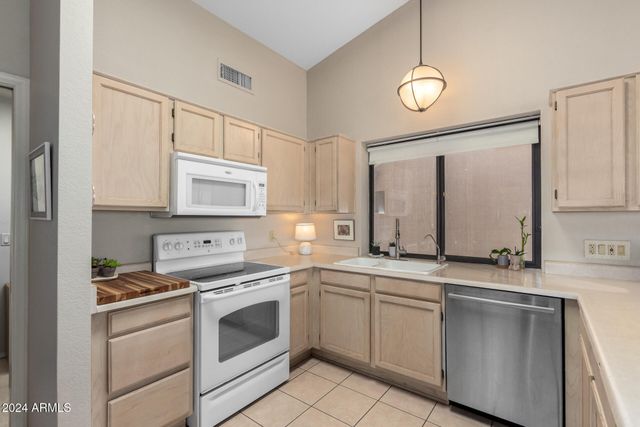 9286 W BEHREND Drive, Peoria, AZ 85382