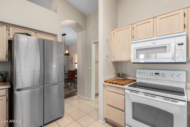 9286 W BEHREND Drive, Peoria, AZ 85382