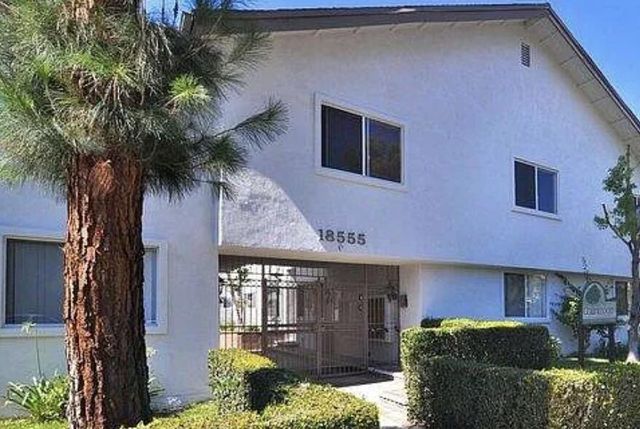 18555 Collins Street C8, Tarzana, CA 91356