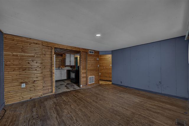 3065 Black Creek Road, Muskegon, MI 49444