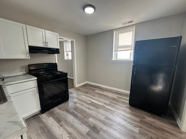 18014 wentworth Avenue 1, Lansing, IL 60438