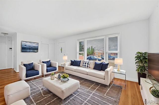 9406 Pattonwood Drive, St Louis, MO 63136