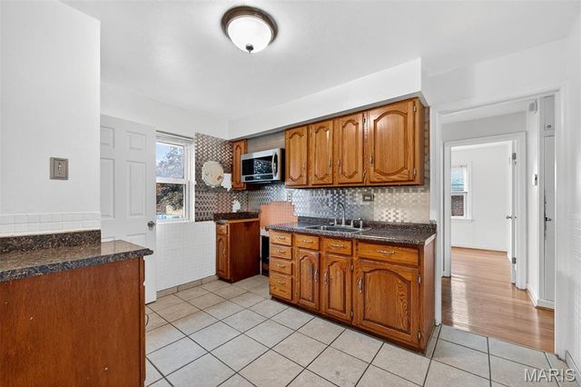 9406 Pattonwood Drive, St Louis, MO 63136