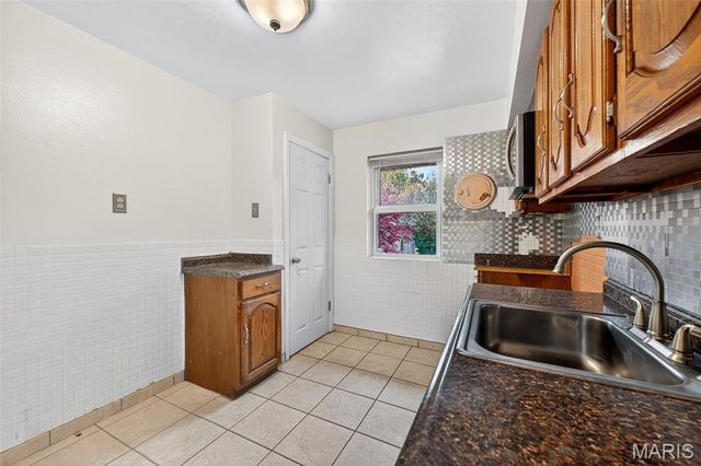 9406 Pattonwood Drive, St Louis, MO 63136