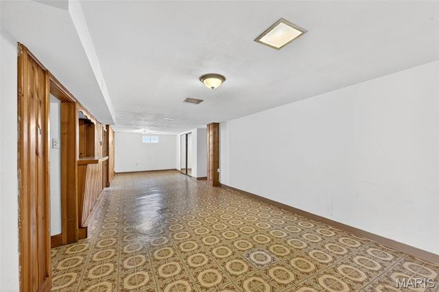 9406 Pattonwood Drive, St Louis, MO 63136