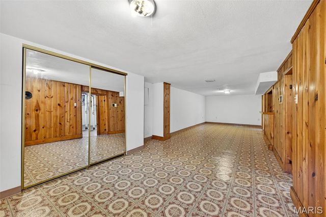 9406 Pattonwood Drive, St Louis, MO 63136