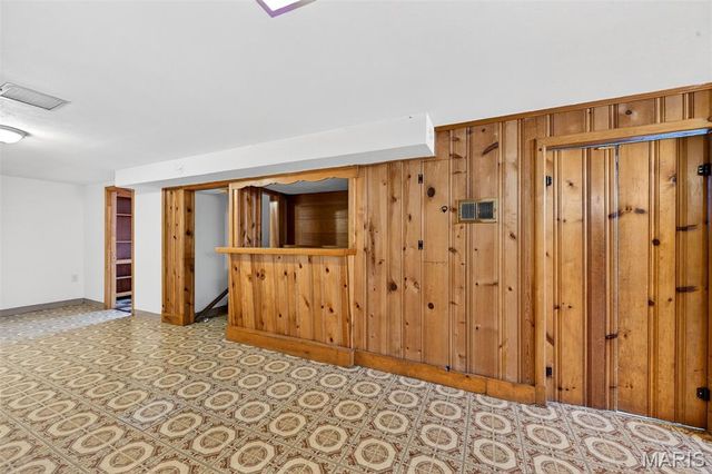 9406 Pattonwood Drive, St Louis, MO 63136