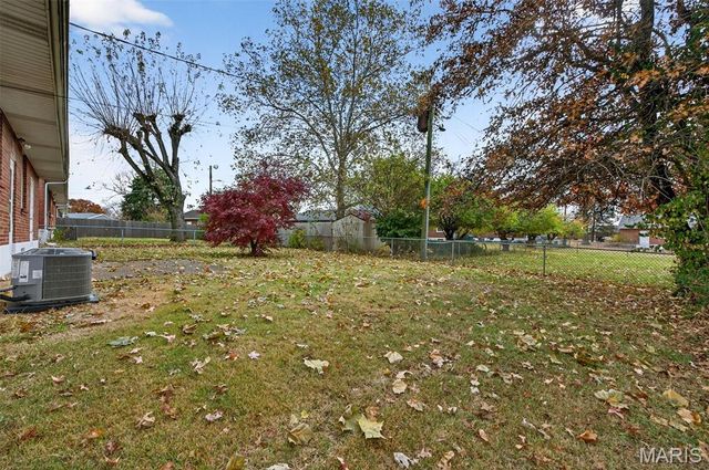 9406 Pattonwood Drive, St Louis, MO 63136