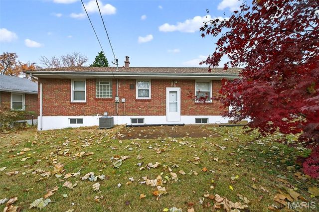 9406 Pattonwood Drive, St Louis, MO 63136