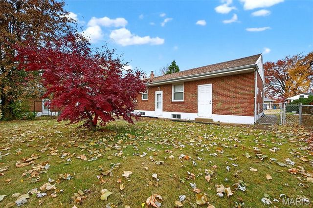 9406 Pattonwood Drive, St Louis, MO 63136